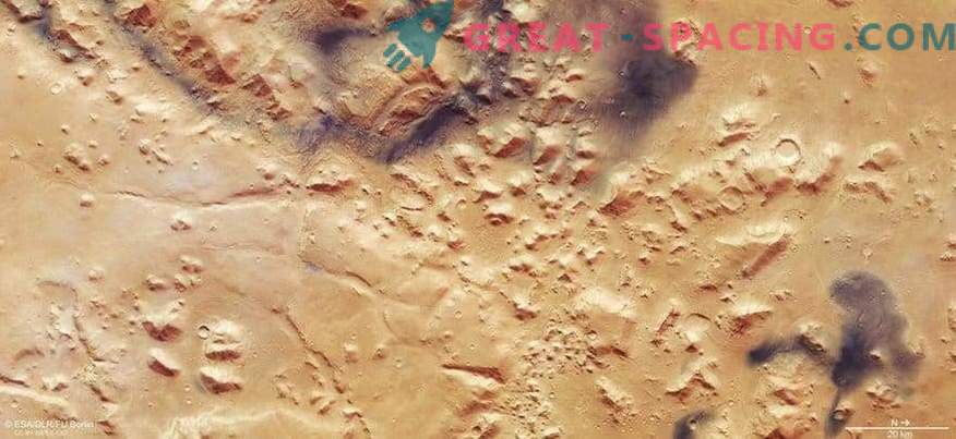 Ūdens, vējš un ledus piedalījās Marsa virsmas veidošanā