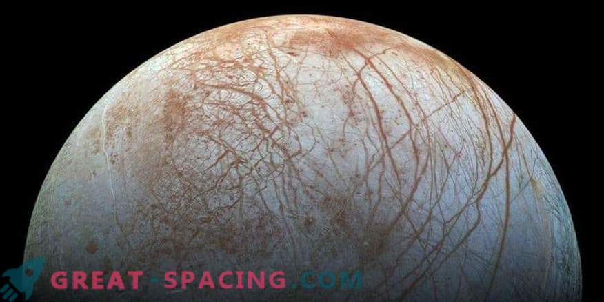 Europa Clipper misija atklās Jupitera ledus mēness noslēpumus