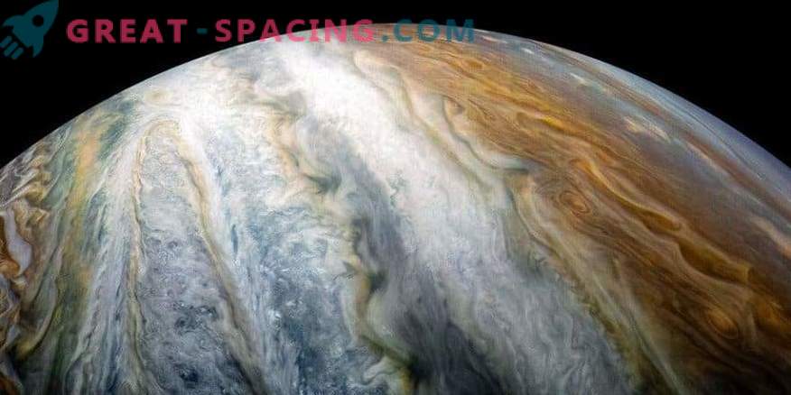 Jupitera krāsu joslu mīkla