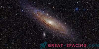 Estudo de populações estelares no centro da galáxia de Andrômeda
