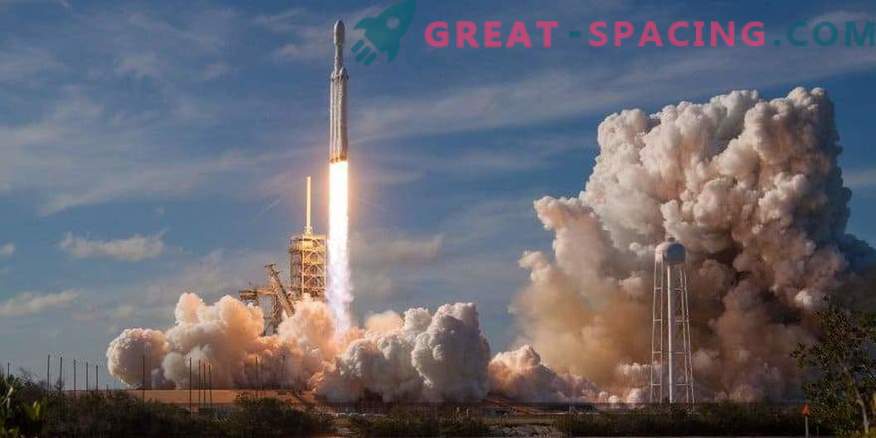 Falcon Heavy raķete gatavojas otrajam lidojumam martā