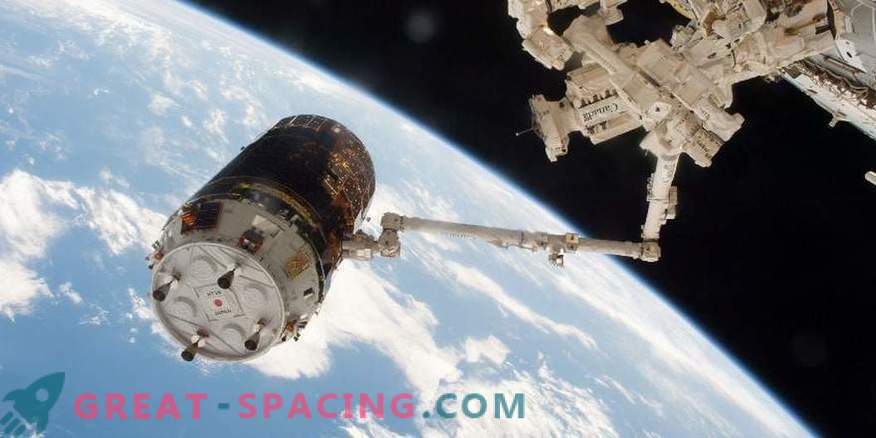 Taifūns aizkavē japāņu kosmosa kuģa izlaišanu uz ISS