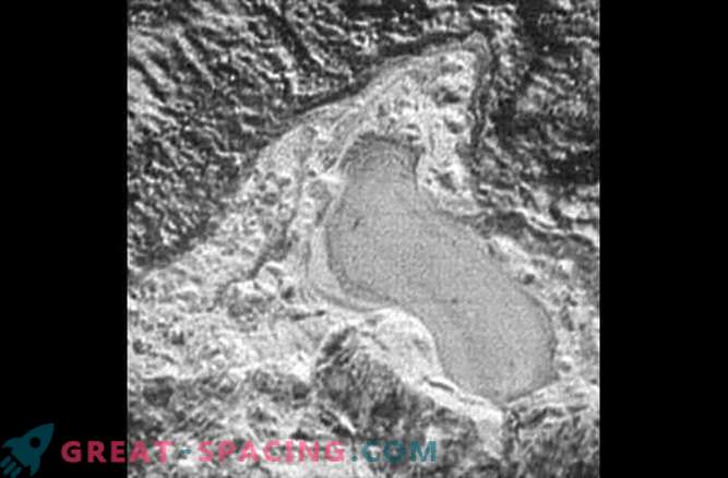 Plutonam ir slāpekļa ezeri, kas sasaldē un izkausē