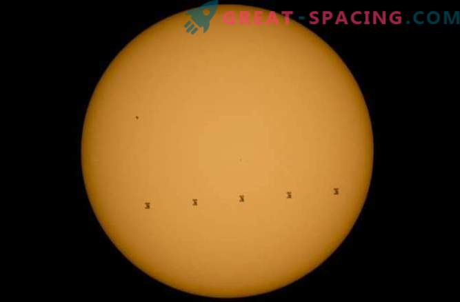 Kosmosa stacija šķērsoja Sun Disc.