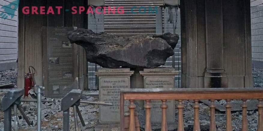 Lielākais Brazīlijas meteorīts spēja izdzīvot nopietnā ugunsgrēkā