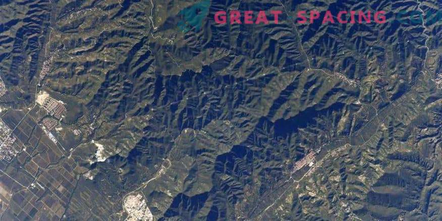 Ķīnas lielais mūris ir redzams no kosmosa! Vai ne?