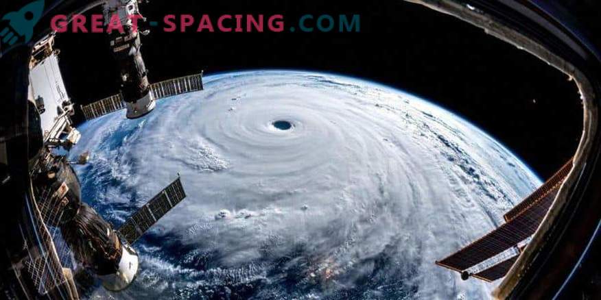 Kā skatu typhoon Trami skatās no ISS augstuma