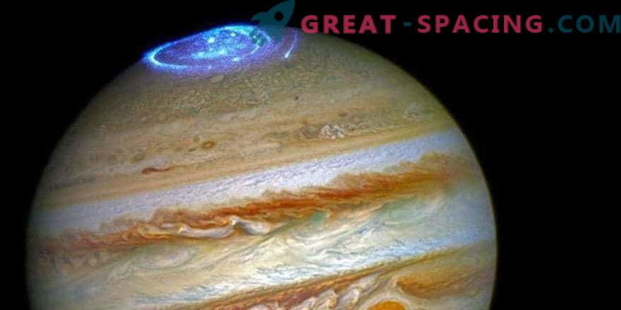 Noslēpumaina Jupitera aurora
