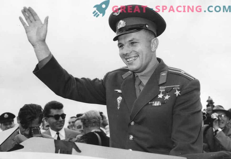 Un Yuri Gagarin lidoja kosmosā