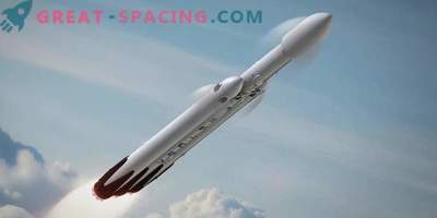 SpaceX testē jaunu lielu raķeti