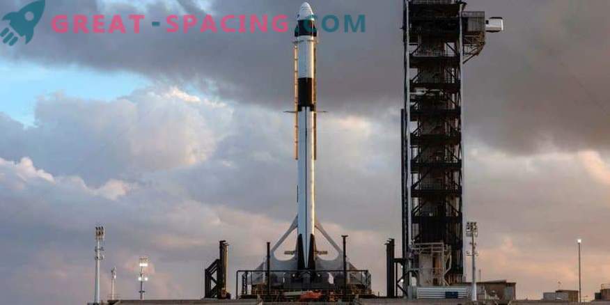 Pirmais SpaceX apkalpes lidojuma tests notiks februārī