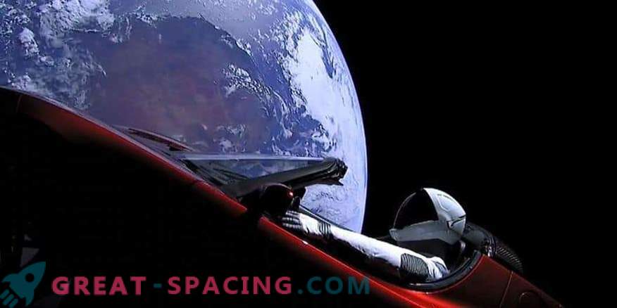 Starman un Tesla aiziet no Marsa