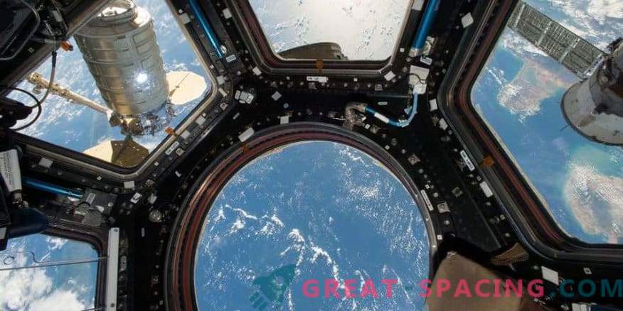 O vedere uimitoare a Pământului din spațiu.