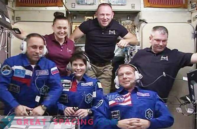 Jaunie apkalpes locekļi droši ieradās ISS
