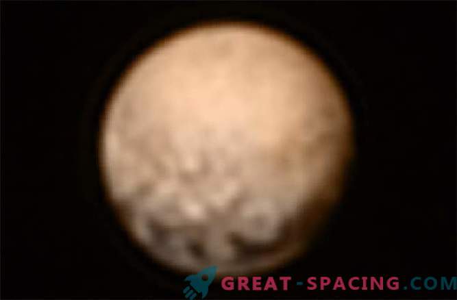 Atjaunotais misijas New Horizons kuģis nosūta Plutona fotogrāfiju