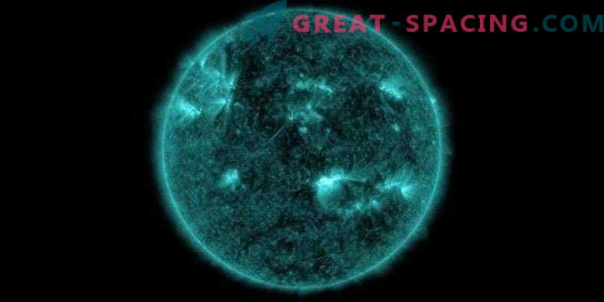 NASA uztver uzliesmojuma impulsus saulē un zemē