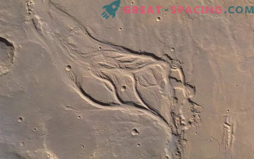 Kā rover Pathfinder nejauši atklāja ūdeni uz Marsa