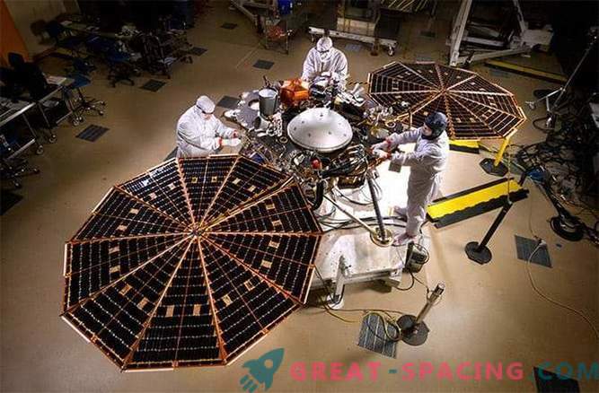 NASA sāk pārbaudīt nākamo pārsteidzošo Marsa nolaišanās moduli - InSight