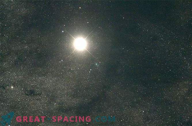 Comet Siding Spring pavērās pie Marsa
