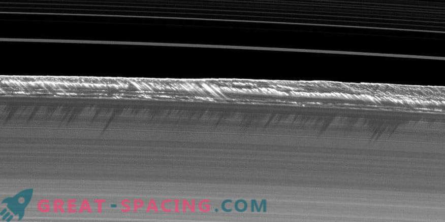 Saturnas B gredzena virsotnes