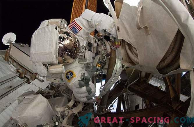 Astronauti darbā: astronauti ir radījuši pārsteidzošus fotoattēlus