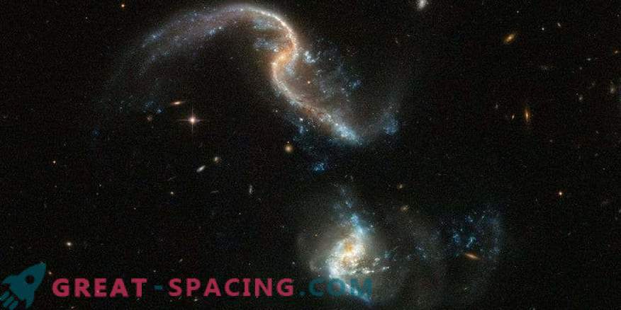 Amazing galaktikas sadursme