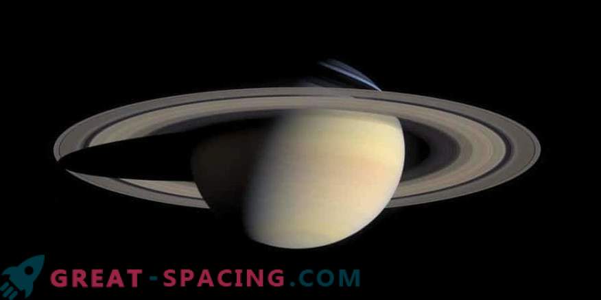 Noslēpumaina veidošanās Saturnas magnētiskajā laukā