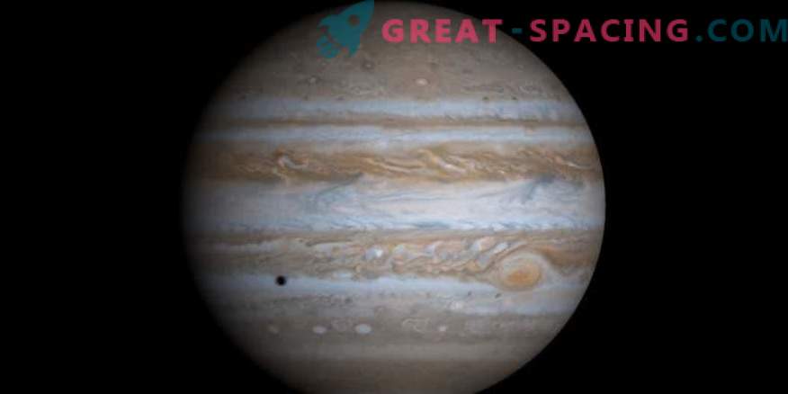 10 Jupitera tuvumā atrasts 10 jauni satelīti! Kā viņi spēja slēpt?