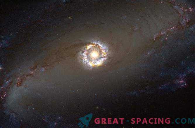 Kā noteikt melnā cauruma svaru - spirālveida galaktikas monstru?