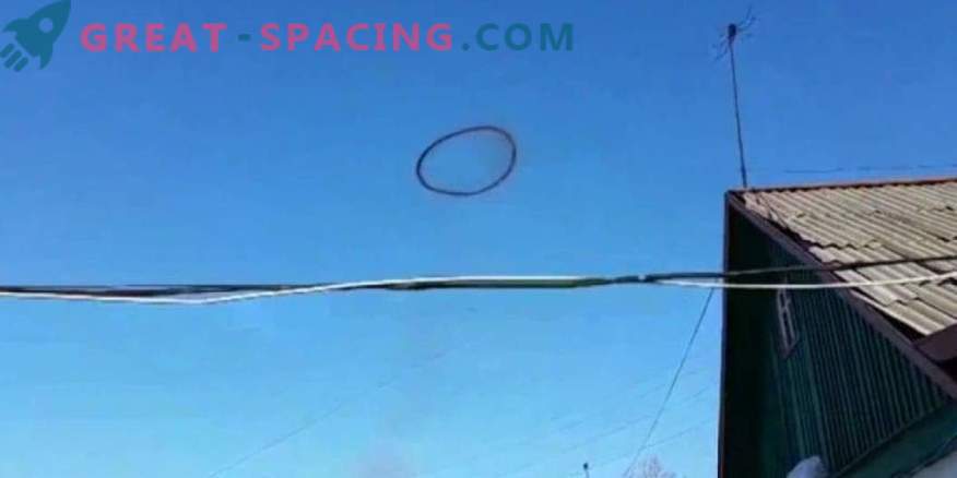 Dīvains melns gredzens parādījās virs Montanas debesīm. Video