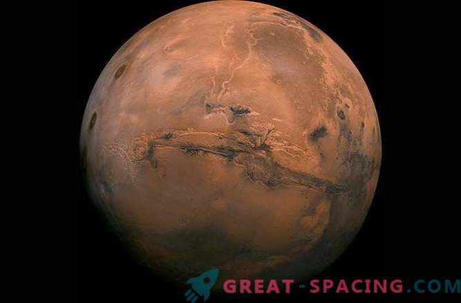 Verdošs ūdens var izraisīt Marsa joslas