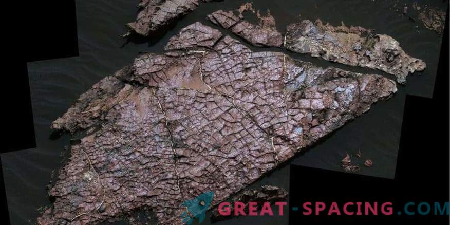 Sausās plaisas nosaka ūdens formu uz Marsa