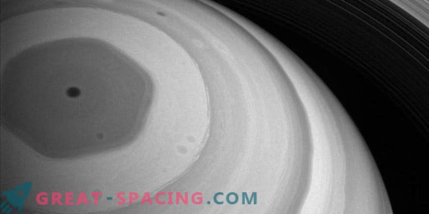 Īpašs skats uz Saturna noslēpumaino sešstūri