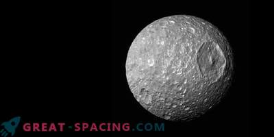 Moon Mimas - Saturnas 