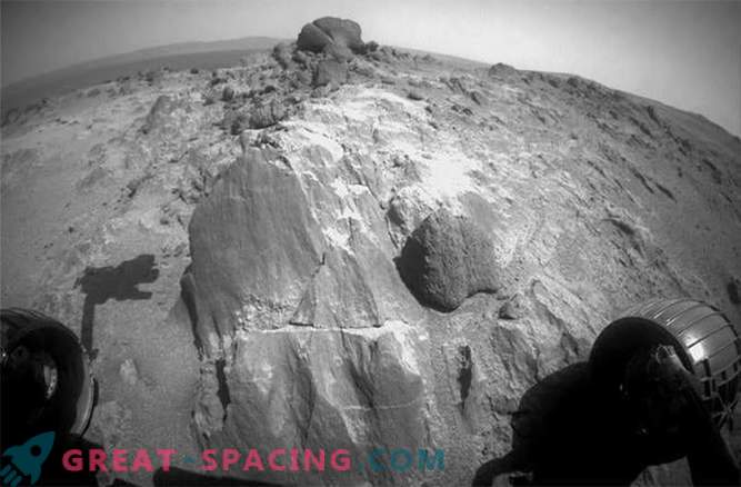 Marsa Rovera iespēja atklāja dīvainus Marsa akmeņus