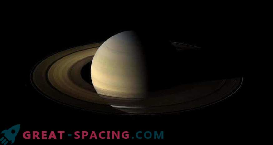 Cassini novēro saulgrieži