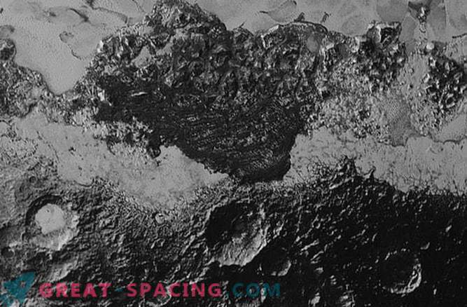 Skaista kompleksa Plutona pasaule jaunajās fotogrāfijās