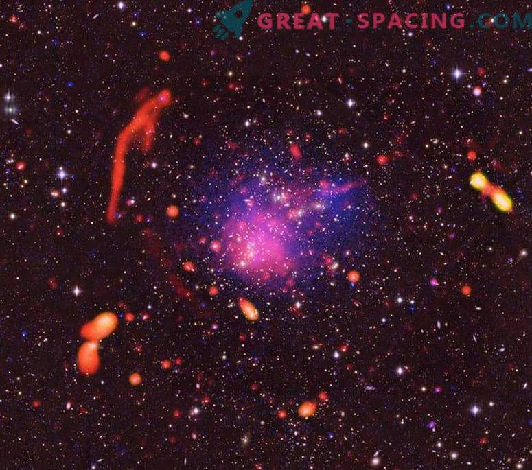 Amazing galaktikas klasteru sadursmes rezultāti