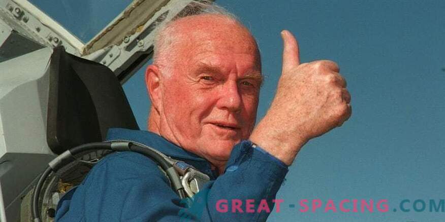 Amerikāņu varonis un astronauts Džons Glenns nomira